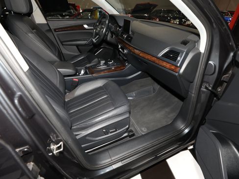 Used 2019 Audi Q5 2.0T Premium w/ Convenience Package AWD/4WD image 32