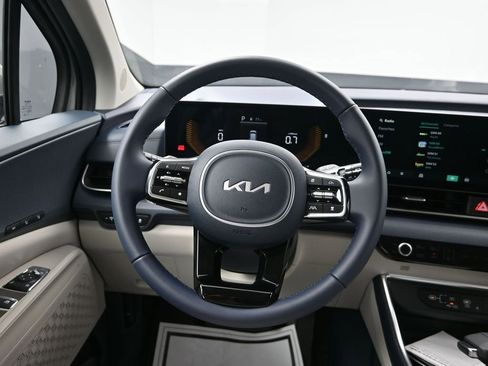 New 2026 Kia Carnival EX FWD image 33
