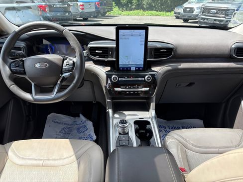 Used 2023 Ford Explorer Platinum w/ Technology Package AWD/4WD image 12