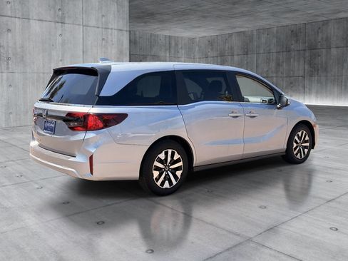 Used 2025 Honda Odyssey EX-L image 5