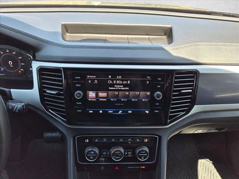 Used 2023 Volkswagen Atlas Cross Sport SEL AWD/4WD image 13