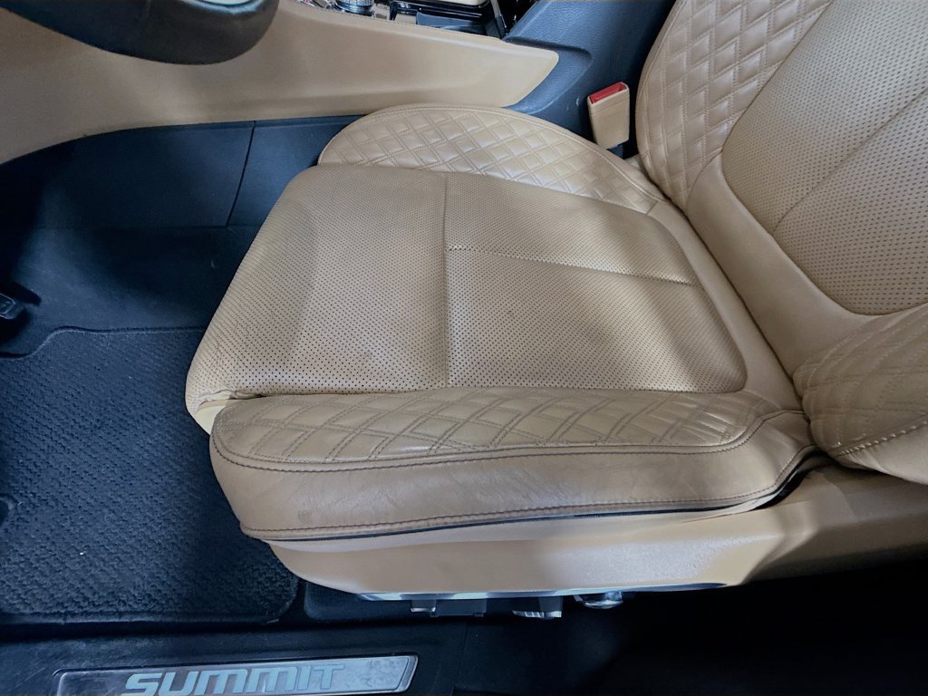 Used 2024 Jeep Grand Cherokee Summit AWD/4WD image 20