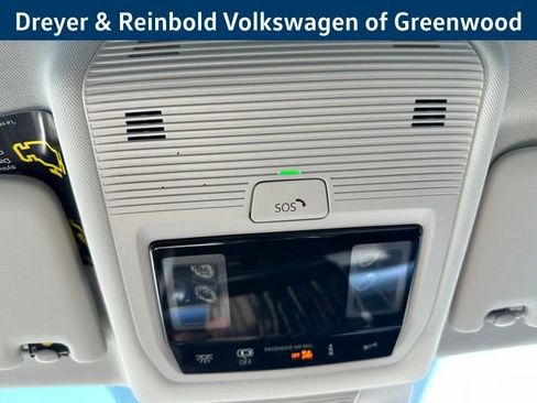 New 2025 Volkswagen Tiguan SE image 24