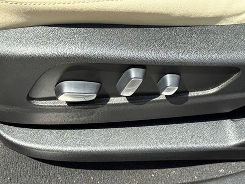 Used 2019 Cadillac XT5 Luxury FWD image 21