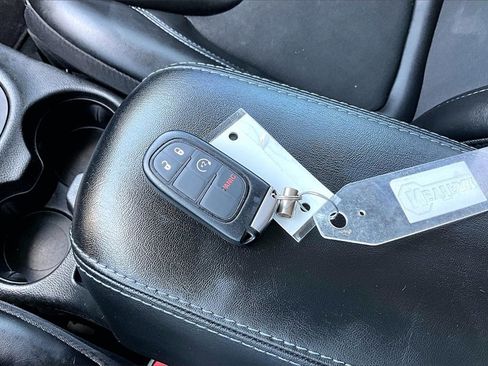 Used 2021 Jeep Cherokee Latitude Plus image 36