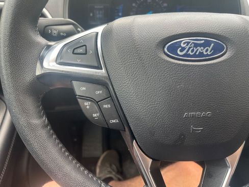 Used 2024 Ford Edge SEL AWD/4WD image 13