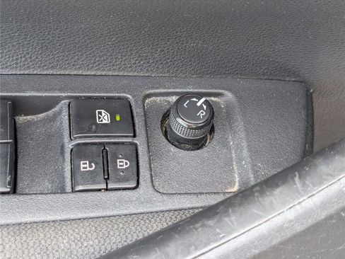 Used 2023 Toyota Corolla LE FWD image 17