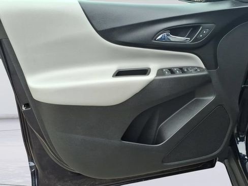 Used 2020 Chevrolet Equinox LS AWD/4WD image 13