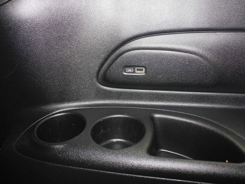 Used 2019 Chrysler Pacifica Limited w/ S Appearance Package image 37