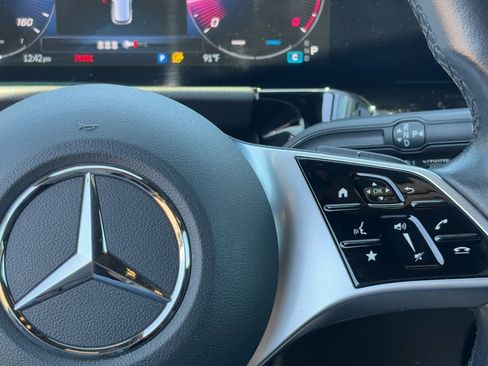 Used 2025 Mercedes-Benz GLA 250 4MATIC image 20