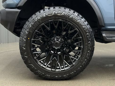 Used 2025 Ford Bronco Outer Banks AWD/4WD image 10