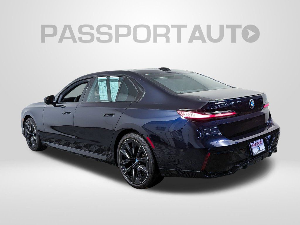 Certified 2023 BMW 740i RWD image 3