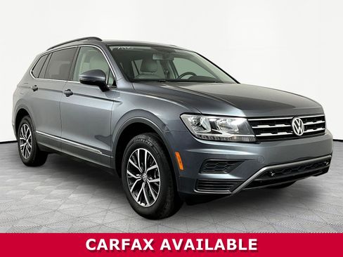 Used 2020 Volkswagen Tiguan SE w/ Panoramic Sunroof Package AWD/4WD image 3