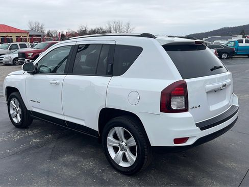 Used 2014 Jeep Compass Latitude w/ Sun/Sound Group image 5