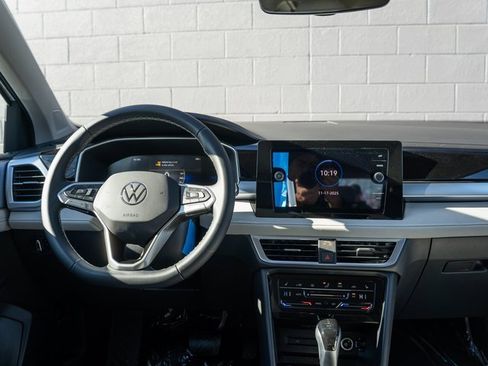 New 2026 Volkswagen Taos SE image 10