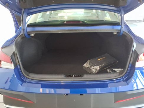 Certified 2025 Hyundai Elantra Sport FWD image 18