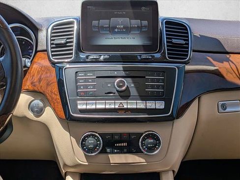 Used 2018 Mercedes-Benz GLS 550 4MATIC image 15