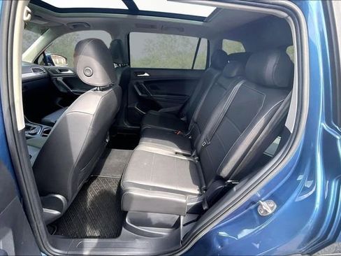 Used 2020 Volkswagen Tiguan SEL w/ Tiguan Two-Row MDO Package image 23