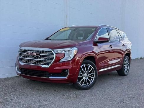 Used 2024 GMC Terrain Denali w/ Denali Premium Package AWD/4WD image 1