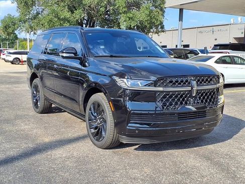 New 2025 Lincoln Navigator Reserve w/ Jet Appearance Package image 3