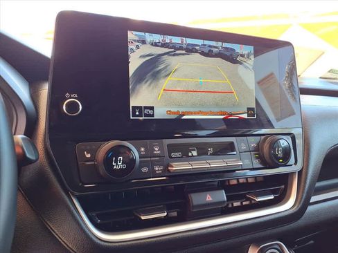 Used 2025 Toyota Grand Highlander AWD image 13