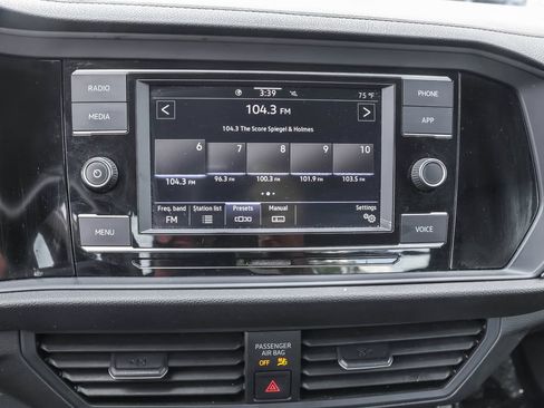 Certified 2023 Volkswagen Jetta SE FWD image 21