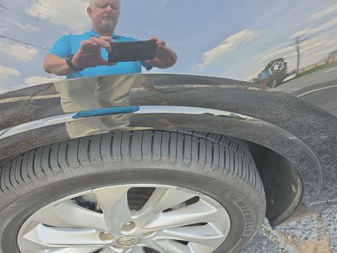 Used 2016 Buick Envision Premium image 2