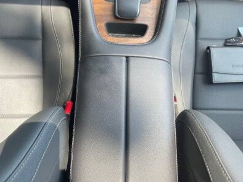 Used 2025 Mercedes-Benz GLE 450 4MATIC image 9