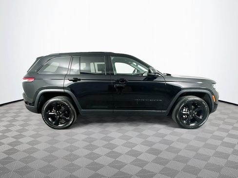 Certified 2024 Jeep Grand Cherokee Altitude AWD/4WD image 14