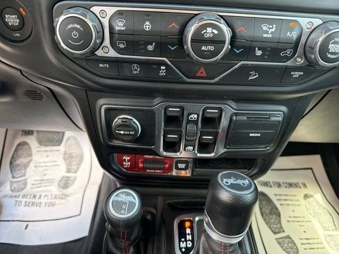 Used 2019 Jeep Wrangler Unlimited Rubicon AWD/4WD image 22