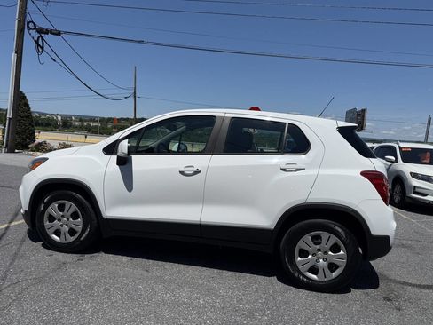 Used 2017 Chevrolet Trax LS FWD image 8