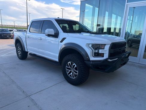 Used 2017 Ford F150 Raptor w/ Equipment Group 802A Luxury AWD/4WD image 3