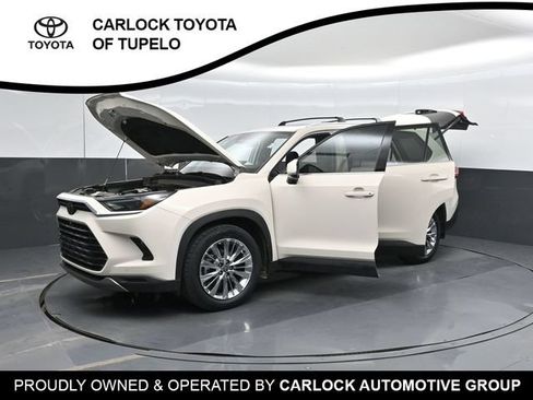 Used 2024 Toyota Grand Highlander AWD image 70
