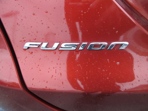 Used 2014 Ford Fusion SE w/ Equipment Group 202A FWD image 8