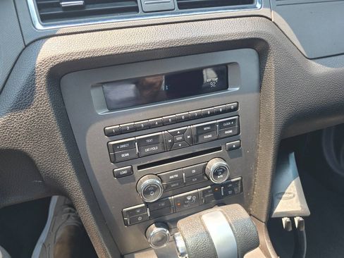 Used 2010 Ford Mustang GT RWD image 15