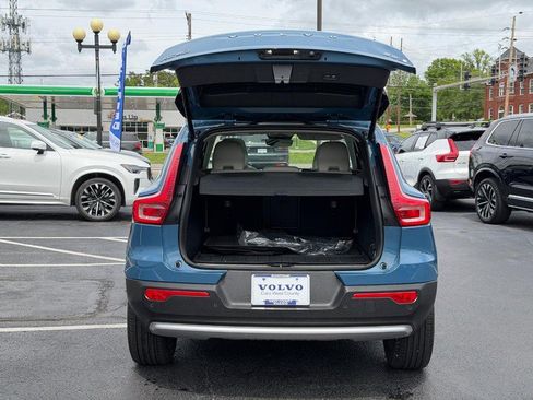 Used 2023 Volvo XC40 B5 Plus w/ Protection Package Premier AWD/4WD image 5