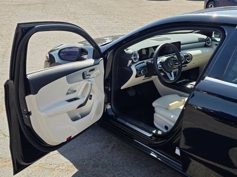 Used 2021 Mercedes-Benz A 220 image 40