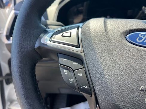 Certified 2024 Ford Edge SEL w/ Convenience Package AWD/4WD image 9