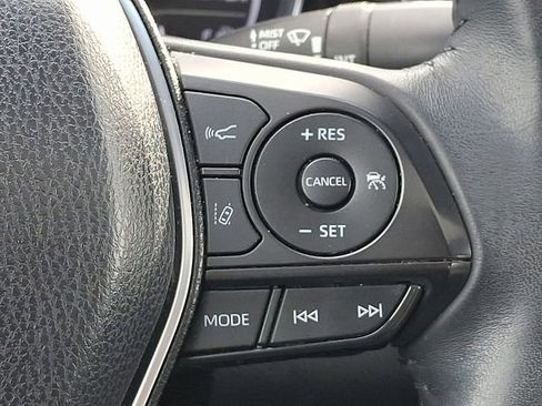 Used 2018 Toyota Camry SE w/ Moonroof Package image 17