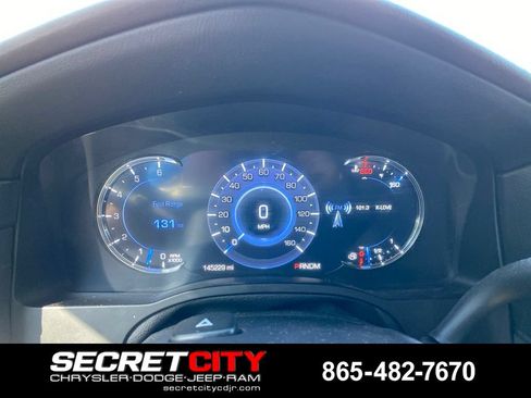 Used 2016 Cadillac Escalade Luxury AWD/4WD image 18