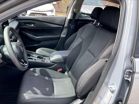 Used 2025 Honda Accord SE image 8