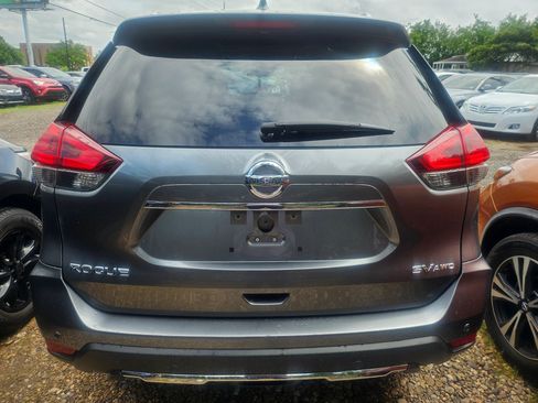 Used 2020 Nissan Rogue SV w/ Sun & Sound Touring Package image 4