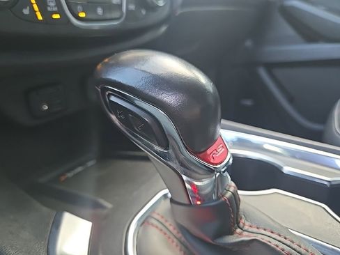 Used 2022 Chevrolet Traverse RS image 59