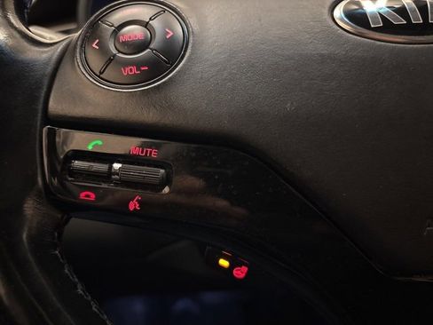 Used 2015 Kia K900 Premium w/ Interior Highline Package image 16