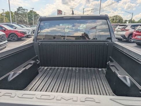 Used 2024 Toyota Tacoma SR5 AWD/4WD image 9