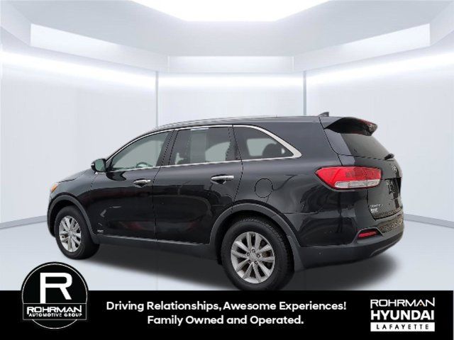 Used 2017 Kia Sorento AWD w/ LX Convenience Package image 3