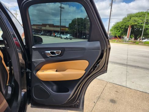 Used 2019 Volvo XC60 T5 Inscription w/ Protection Package Premier image 13