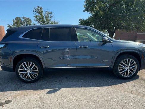 New 2026 Buick Enclave Avenir w/ Super Cruise Package image 9