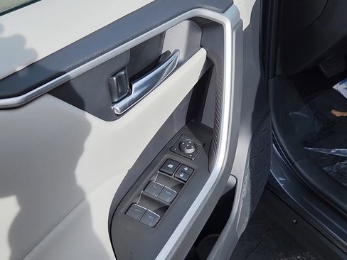 New 2025 Toyota RAV4 XLE image 7