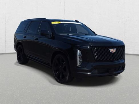 Certified 2025 Cadillac Escalade Sport Platinum AWD/4WD image 3